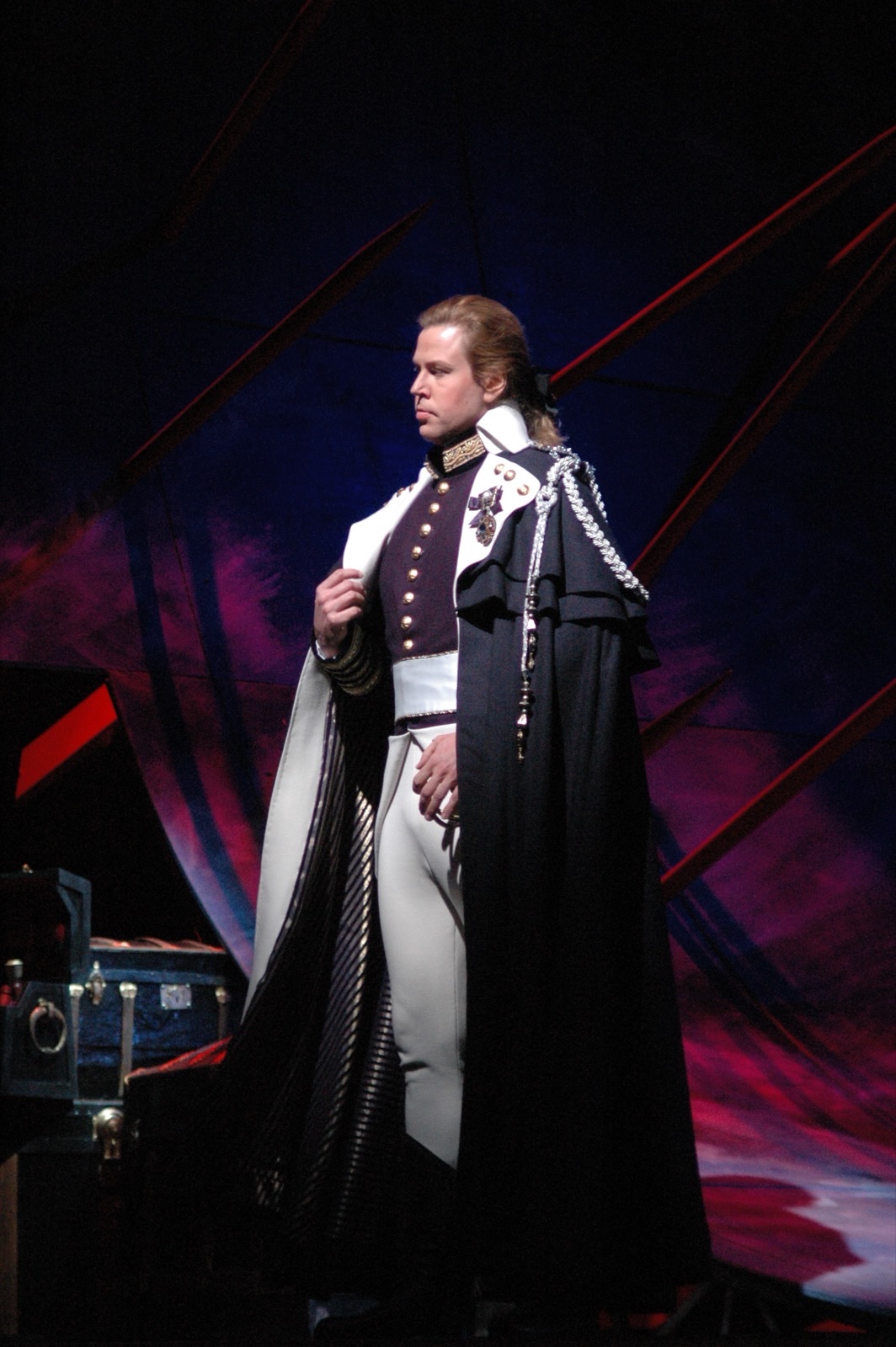 Thomas Truhitte as Tristan in caped costume