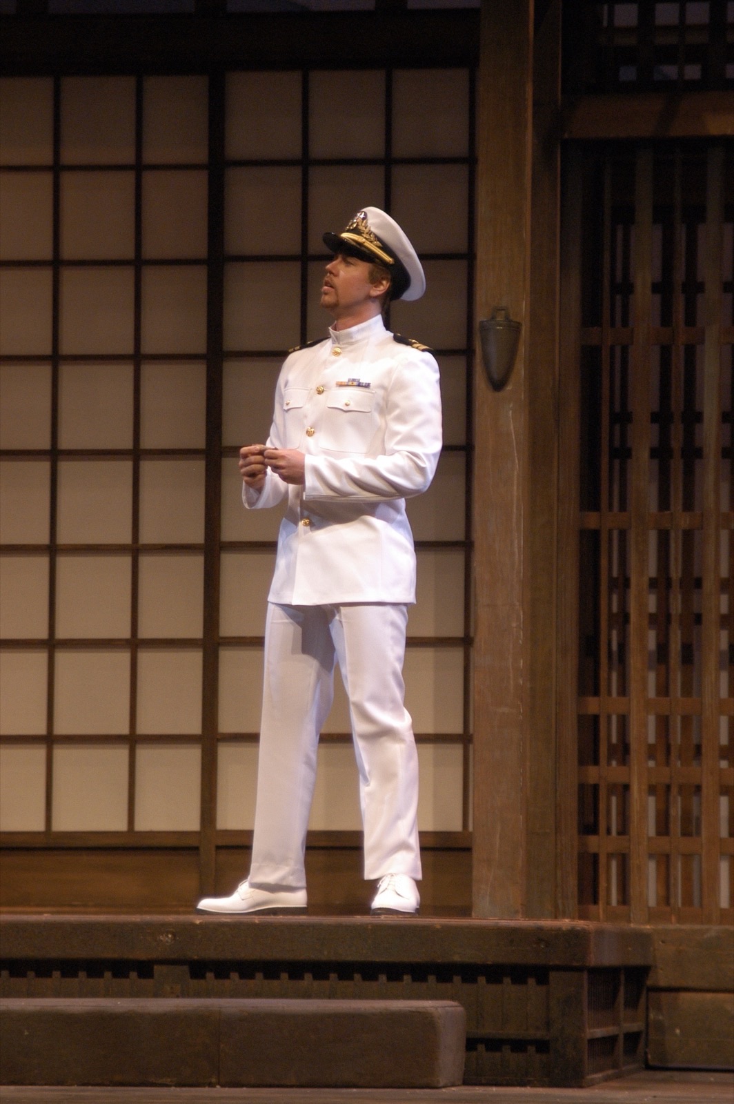 Thomas Truhitte as Pinkerton in white naval dress